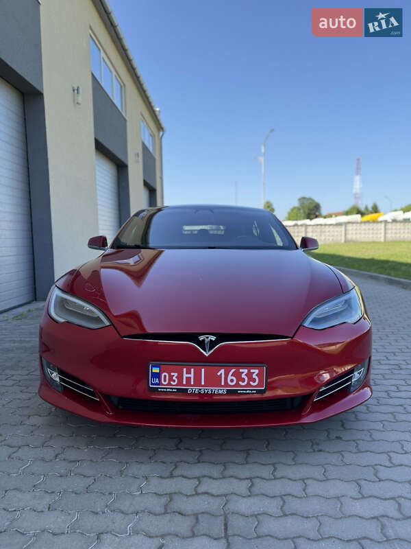 Лифтбек Tesla Model S 2017 в Радехове