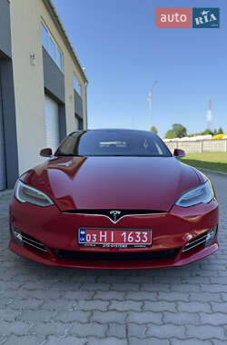 Лифтбек Tesla Model S 2017 в 