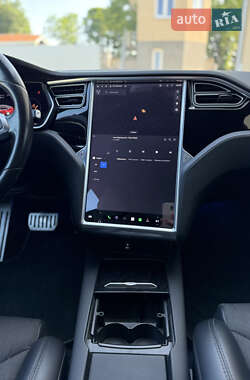 Лифтбек Tesla Model S 2017 в 