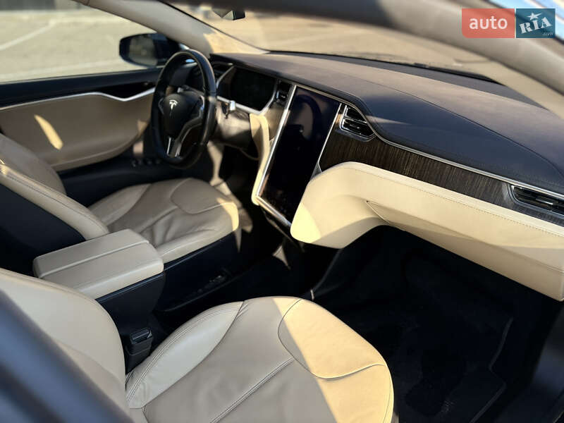 Лифтбек Tesla Model S 2013 в Хмельницком