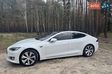 Лифтбек Tesla Model S 2020 в 