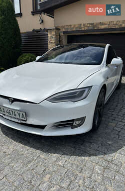 Лифтбек Tesla Model S 2018 в Киеве