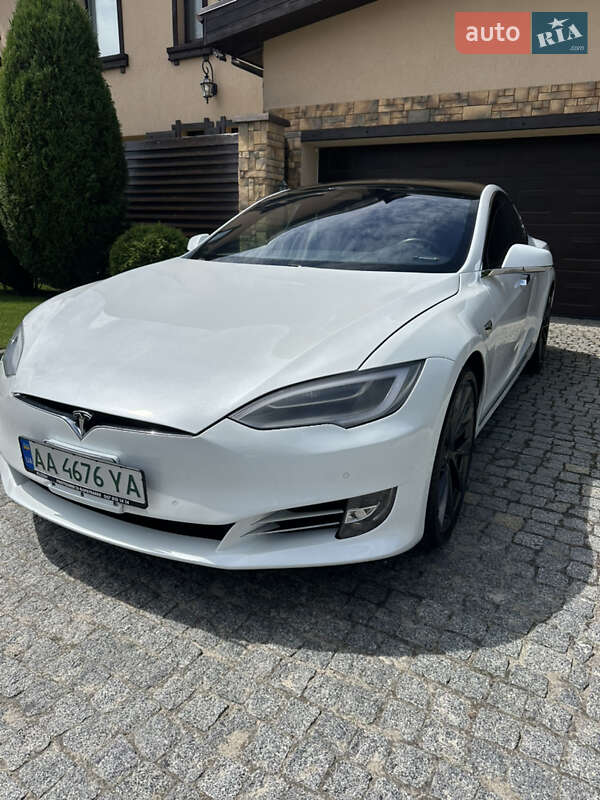 Лифтбек Tesla Model S 2018 в 