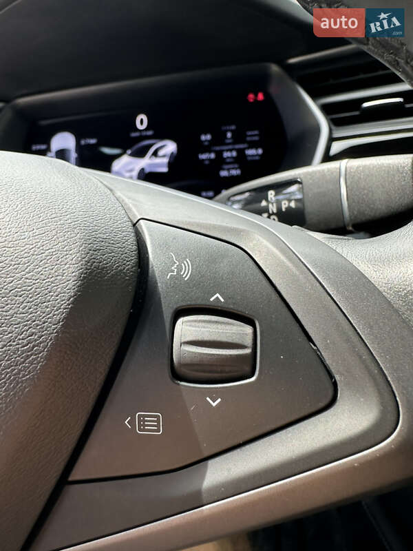 Ліфтбек Tesla Model S 2018 в Києві