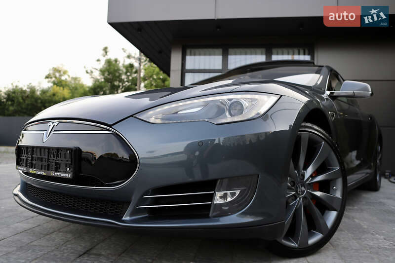 Лифтбек Tesla Model S 2014 в Дрогобыче