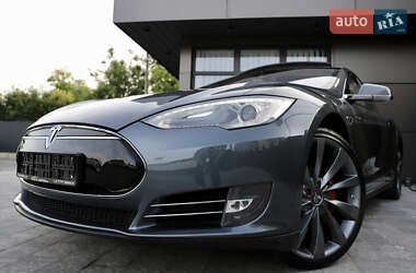 Лифтбек Tesla Model S 2014 в 