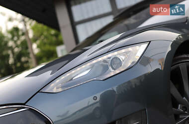 Лифтбек Tesla Model S 2014 в 