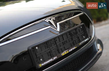 Лифтбек Tesla Model S 2014 в 
