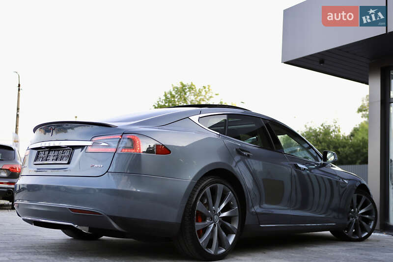 Лифтбек Tesla Model S 2014 в Дрогобыче