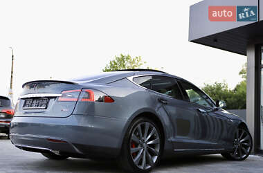 Лифтбек Tesla Model S 2014 в 