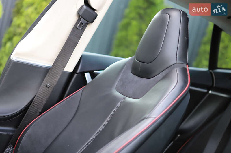 Лифтбек Tesla Model S 2014 в Дрогобыче