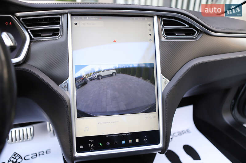 Лифтбек Tesla Model S 2014 в Дрогобыче