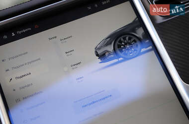 Лифтбек Tesla Model S 2014 в 