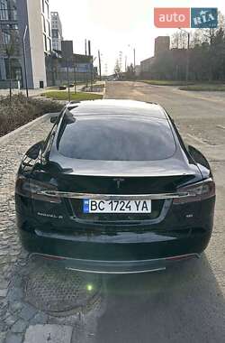 Лифтбек Tesla Model S 2014 в 