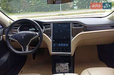 Лифтбек Tesla Model S 2013 в 