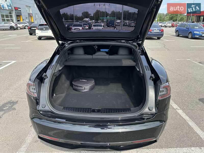 Лифтбек Tesla Model S 2021 в Киеве фото 3 Лифтбек Tesla Model S 2021 в Киеве