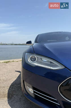Ліфтбек Tesla Model S 2015 в 