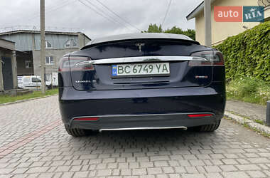 Лифтбек Tesla Model S 2015 в 