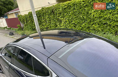Лифтбек Tesla Model S 2015 в 