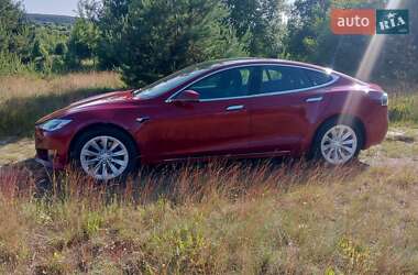 Лифтбек Tesla Model S 2016 в 