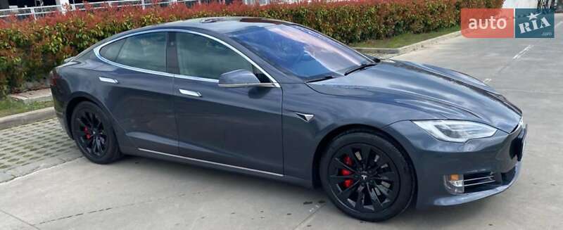 Ліфтбек Tesla Model S 2018 в 