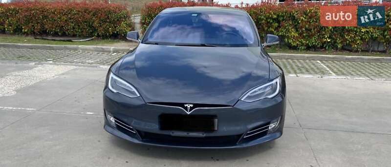 Ліфтбек Tesla Model S 2018 в Києві