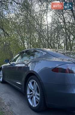 Ліфтбек Tesla Model S 2014 в 