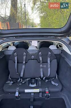Ліфтбек Tesla Model S 2014 в 