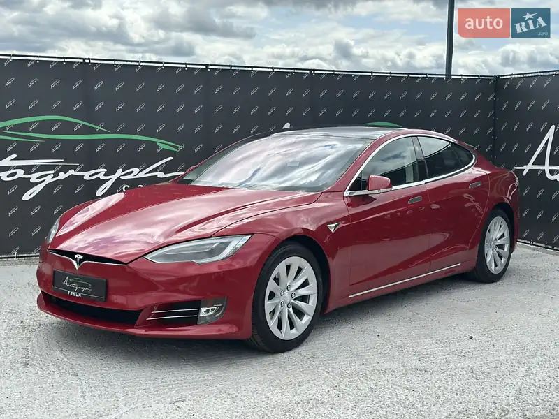 Лифтбек Tesla Model S 2018 в 