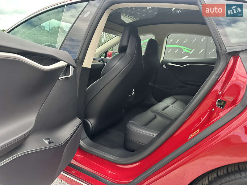 Ліфтбек Tesla Model S 2018 в Києві