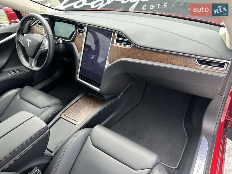 Ліфтбек Tesla Model S 2018 в Києві
