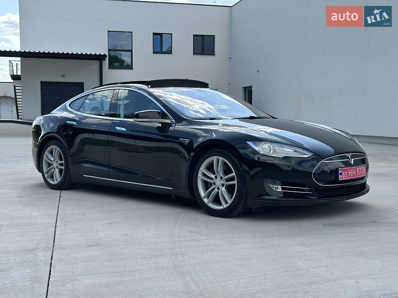 Лифтбек Tesla Model S 2013 в Луцке