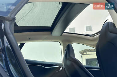 Лифтбек Tesla Model S 2013 в 