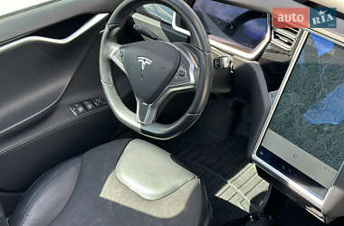 Лифтбек Tesla Model S 2013 в 