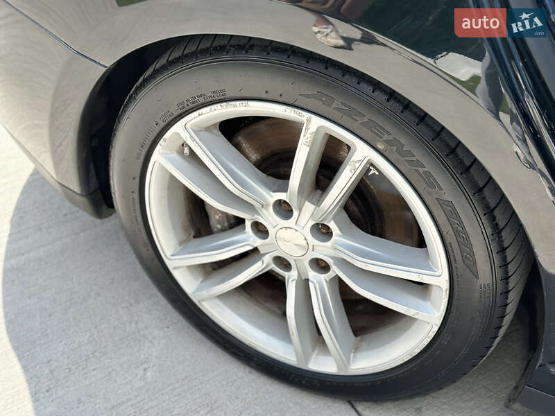 Лифтбек Tesla Model S 2013 в Луцке