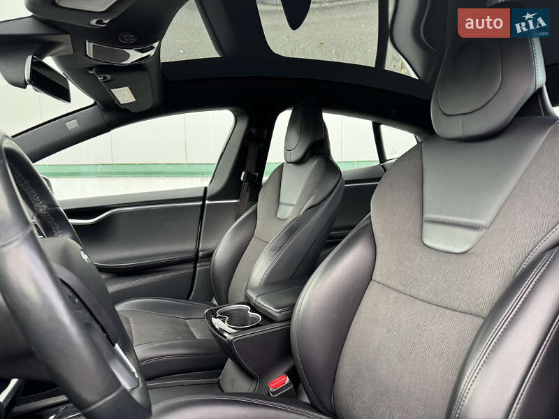 Лифтбек Tesla Model S 2017 в Виннице фото 17 Лифтбек Tesla Model S 2017 в Виннице
