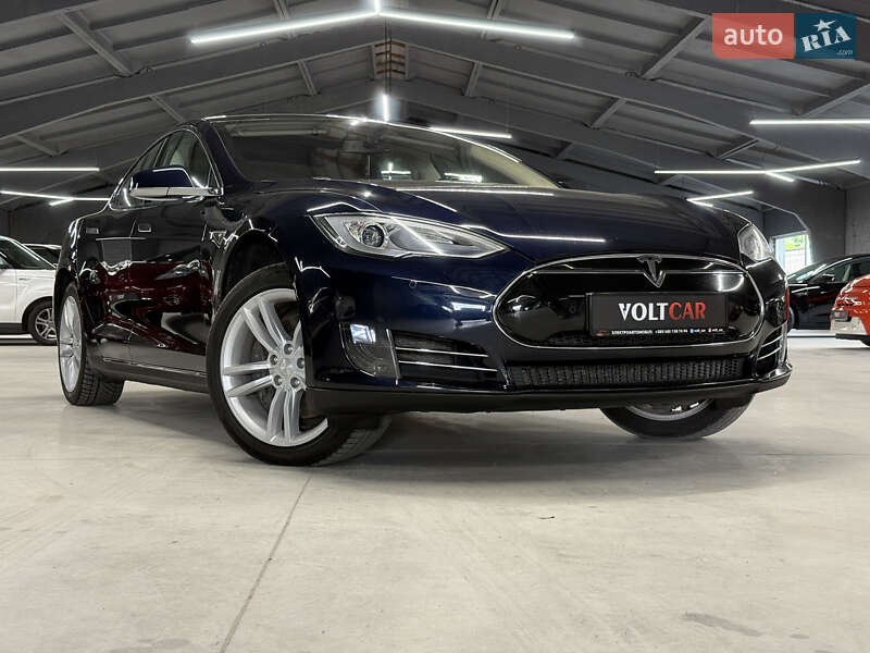 Ліфтбек Tesla Model S 2014 в Володимирі