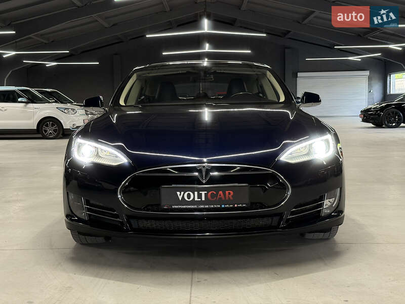 Ліфтбек Tesla Model S 2014 в Володимирі