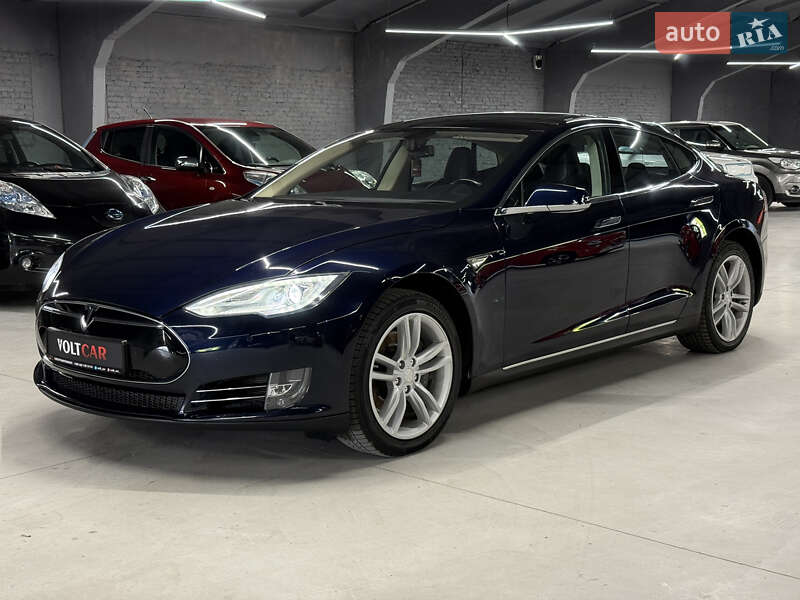 Ліфтбек Tesla Model S 2014 в Володимирі