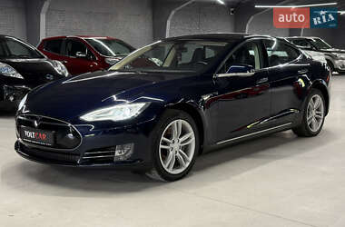 Лифтбек Tesla Model S 2014 в 