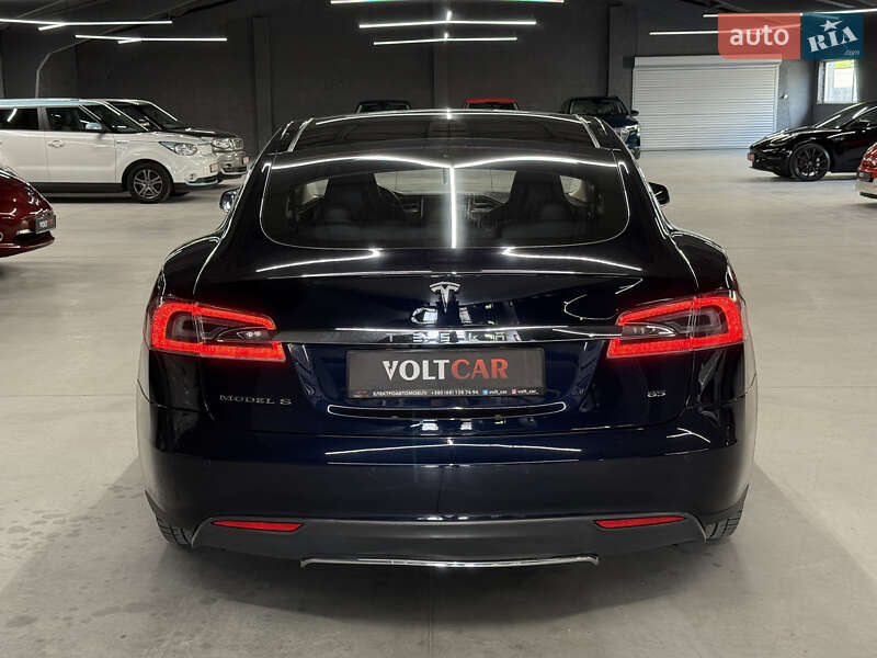 Ліфтбек Tesla Model S 2014 в Володимирі