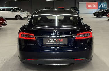 Лифтбек Tesla Model S 2014 в 