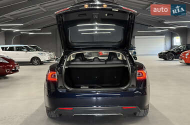 Лифтбек Tesla Model S 2014 в 