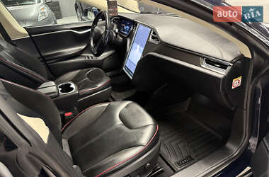 Лифтбек Tesla Model S 2014 в 