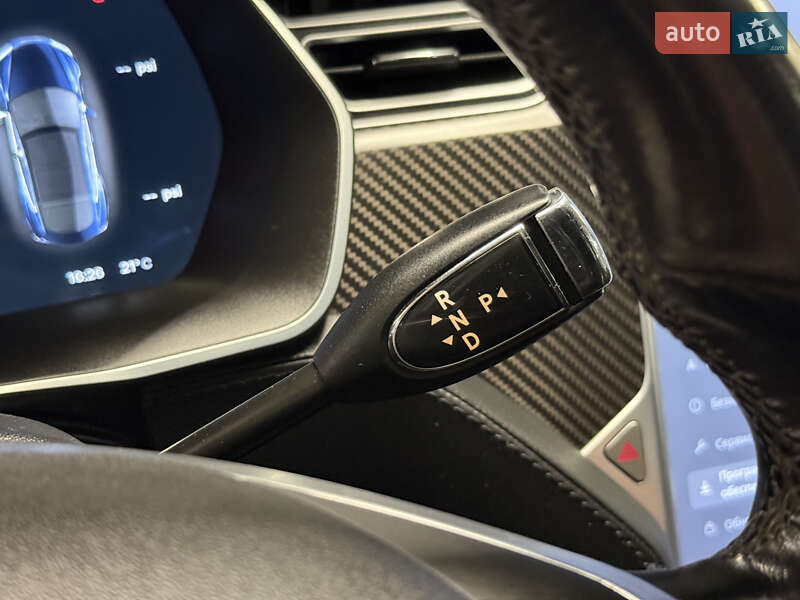 Ліфтбек Tesla Model S 2014 в Володимирі