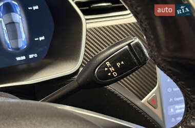 Лифтбек Tesla Model S 2014 в 