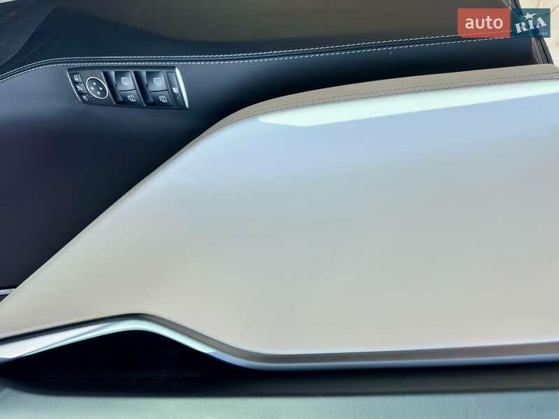 Лифтбек Tesla Model S 2018 в Черновцах
