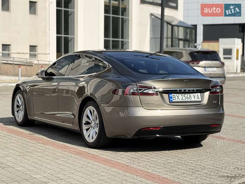 Лифтбек Tesla Model S 2016 в Днепре