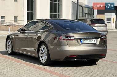 Лифтбек Tesla Model S 2016 в 