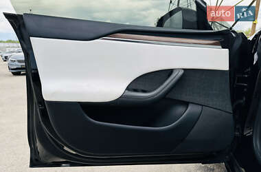 Лифтбек Tesla Model S 2022 в 